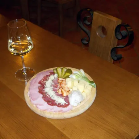 Apartmaji Svetinje *